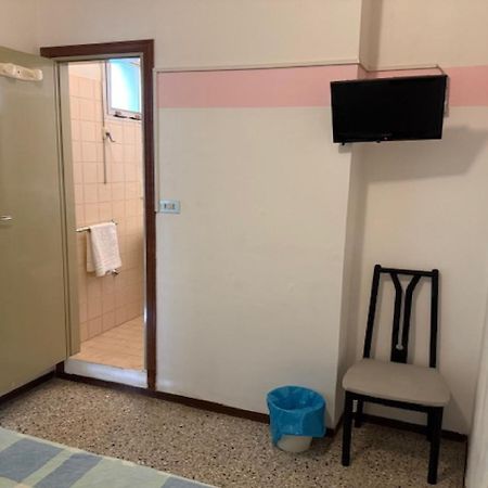 Hotel Nives Римини Экстерьер фото