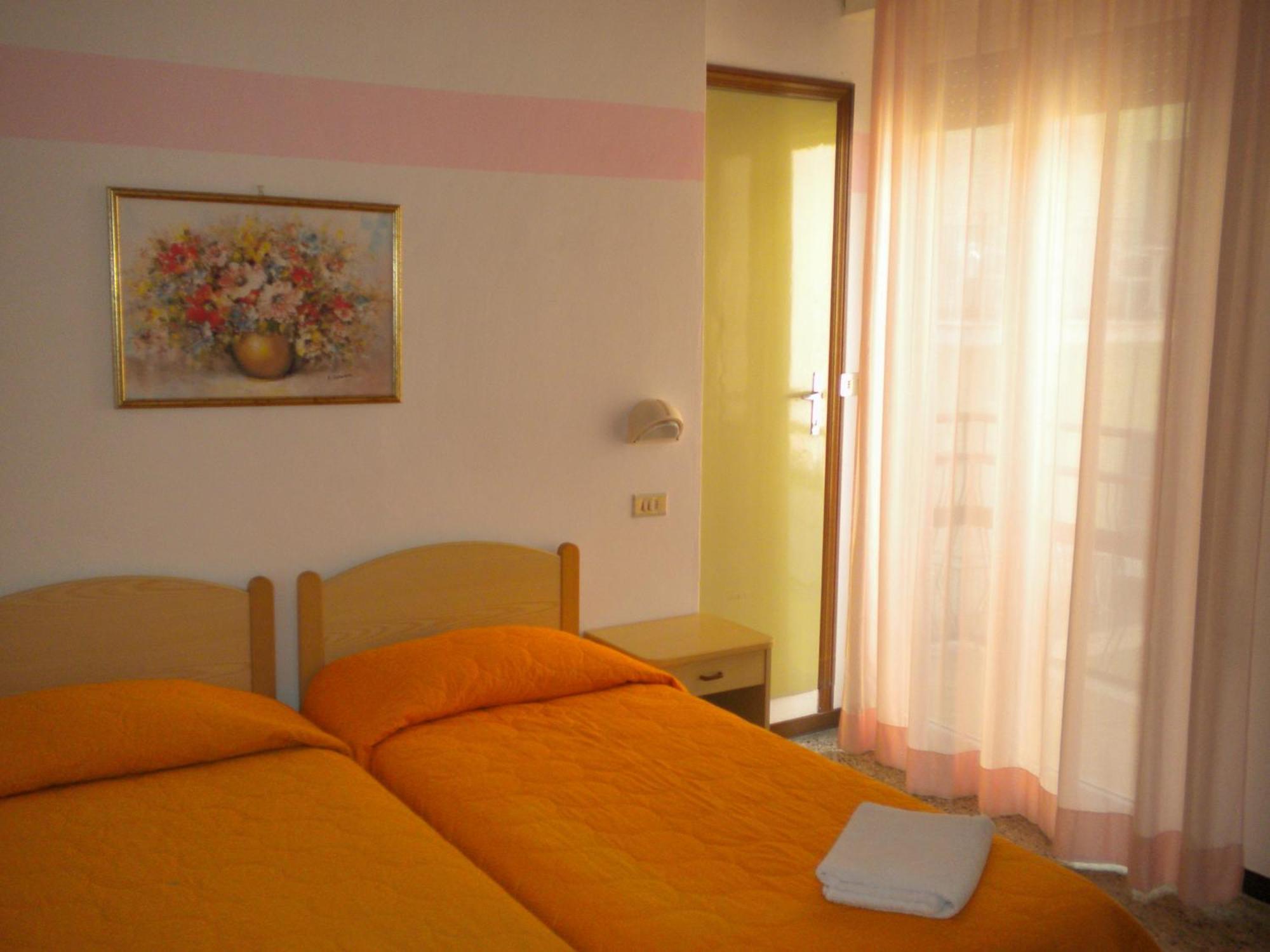Hotel Nives Римини Номер фото