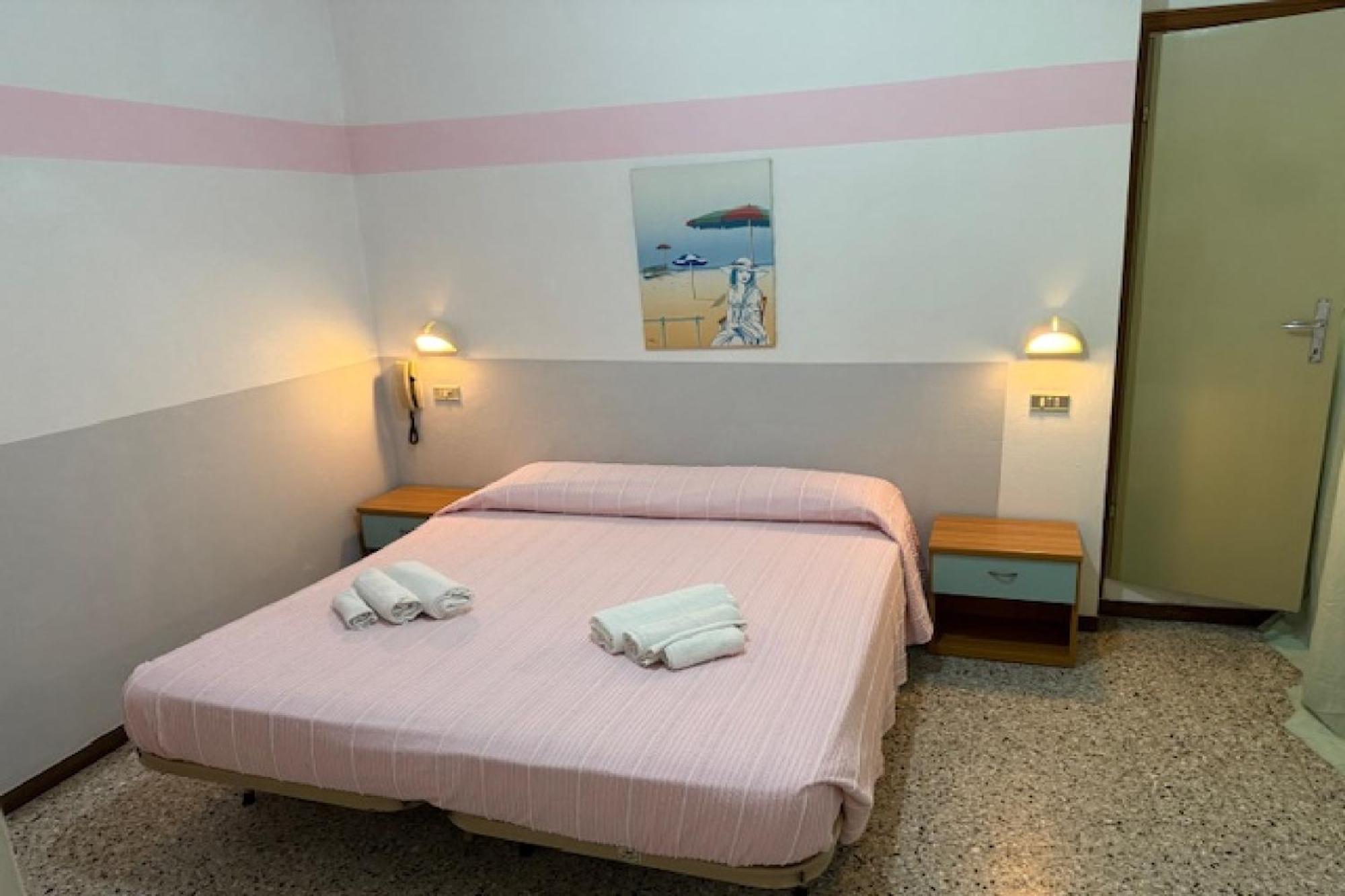 Hotel Nives Римини Экстерьер фото