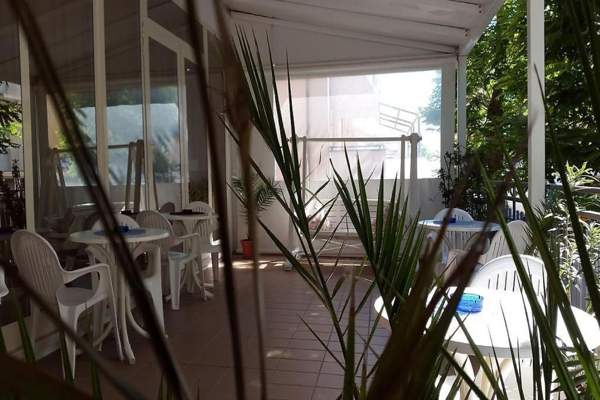 Hotel Nives Римини Экстерьер фото