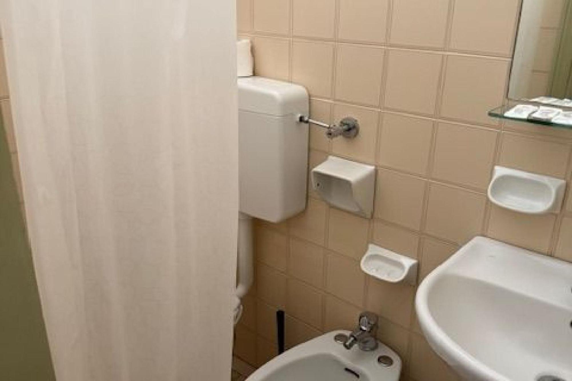 Hotel Nives Римини Экстерьер фото