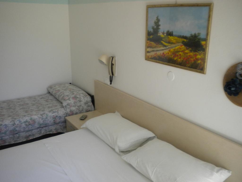 Hotel Nives Римини Номер фото