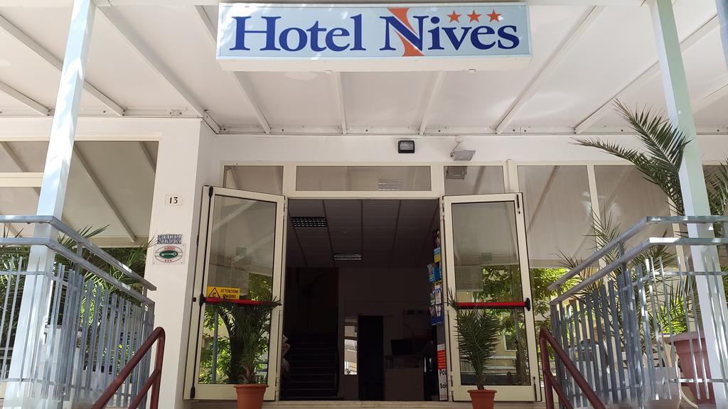 Hotel Nives Римини Экстерьер фото